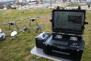 Ukrajina jako první na světě použila v bojích roje dronů řízené AI - Novinky