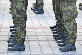 Rakušan: Novela zvyšující náborový příspěvek vojákům vytváří konkurenční výhodu