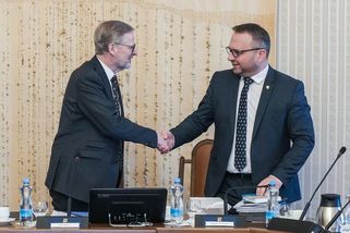 Husákovy děti celý život držely průběžný systém, těsně před důchodem je stát potrestá - Médium.cz