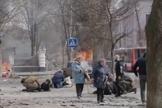 „Špinavá verbež.“ Rusové udeřili na centrum města Sumy: tři desítky mrtvých včetně dětí, přes sto zraněných - Novinky