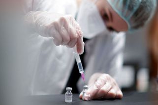 Rakousko se s povinným očkováním zahnalo do slepé uličky, tvrdí politici - Novinky