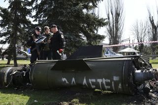 Rakety, které zabíjely na nádraží, nepoužíváme, tvrdí Rusko. Není to pravda - Novinky
