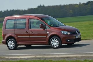 Benzinový Volkswagen Caddy je navzdory své pověsti povedené MPV. Rodinu odveze, rozpočet nevyluxuje - Garáž.cz