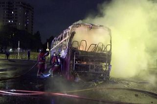 Rabující dav v Marseille vykradl obchod se zbraněmi - Novinky