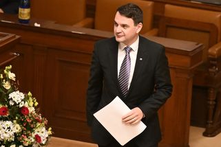 Lipavského MZV přispělo skrze neziskovky i výzvy zelené transformace v Srbsku. Zastaví to Macinka? - Echo24.cz