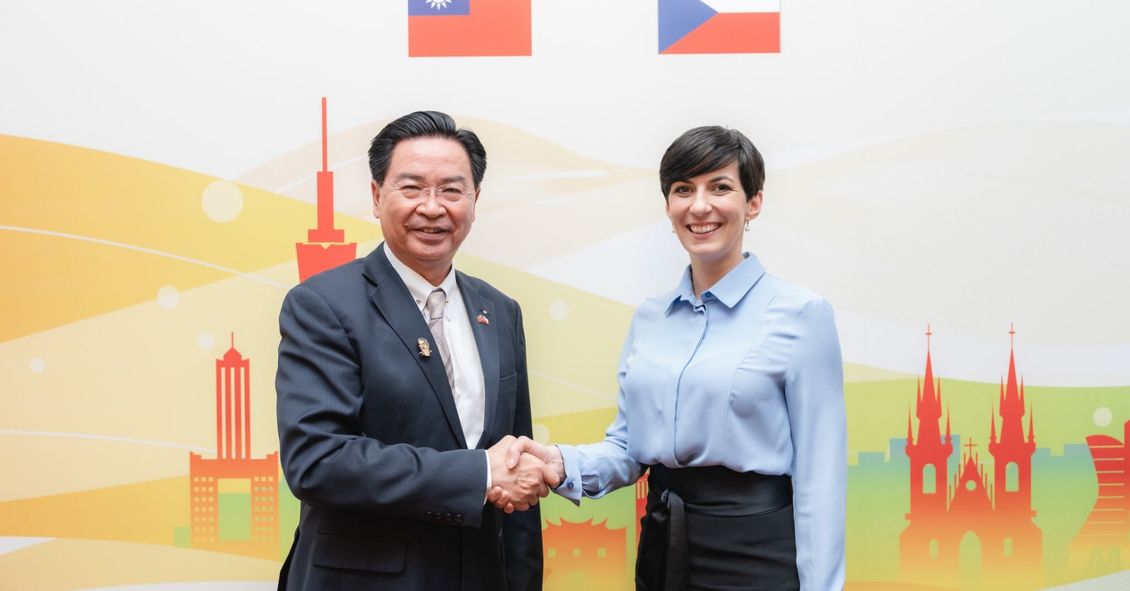 „Nevíme, která tam bije.“ Europoslanec Zahradil se obul do Pekarové za cestu na Tchaj-wan - Echo24.cz