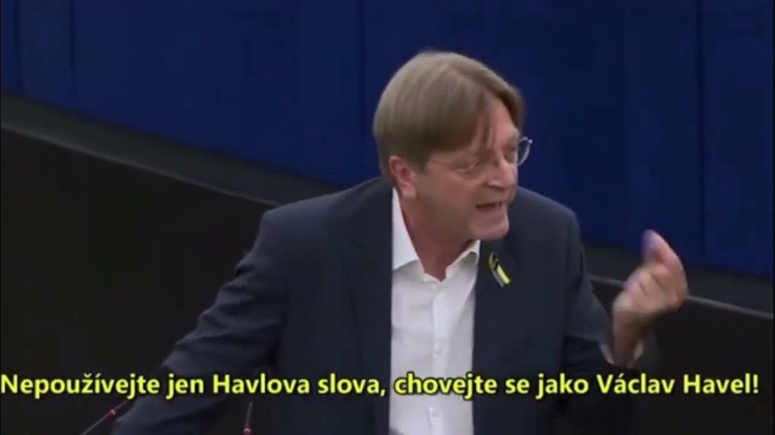 Petr Fiala VETO eu parlament OCAS MEZI NOHY / A-B-Y-N-E-Z-A-P-A-D-L-O