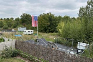 Muž na Brněnsku terorizoval dva týdny sousedy náboženskou hudbou a čtením z Bible - Novinky