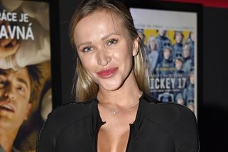 Nela Slováková to přehnala vulgární pózou v bikinách!