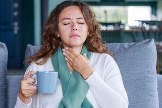 Když přijdete o hlas: Pomůže strčit hlavu do mrazáku nebo léčba rozmačkanými bramborami - Proženy.cz