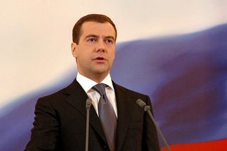 Blonďatá krysa, napadl Medveděv Kallasovou. Ruští...