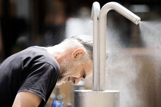 Když přijdou tropy, nasadí firmy ovoce, nanuky, větráky a uvolní dress code - Seznam Zprávy