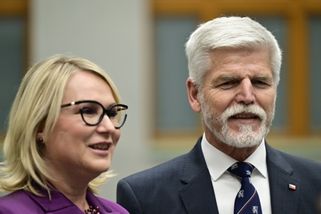 Černochová navrhne povýšení osmi generálů, s Pavlem řešila i jednání Sněmovny