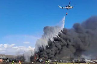 Na nádraží na Přerovsku už hodiny hoří cisterny s jedovatým benzolem - Novinky