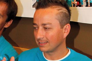 Co dnes dělá Bende ze SuperStar: Dost se změnil, po rozvodu našel štěstí u pohledné hudebnice - Médium.cz