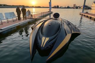 Ukrajinci mají ponorku jako z Hvězdných válek. Zatím ji parkují v Dubaji - Seznam Zprávy