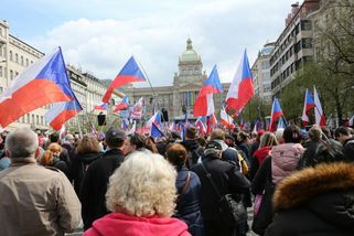 Fašisti z Václaváku nejsou silní. Bát se jich musí...