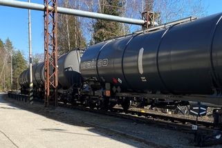 Česko předalo Ukrajincům 22 cisteren s pohonnými hmotami - Novinky