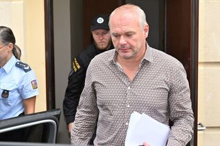 Tajné konto, luxusní vůz a dům. Policie napsala, co má na primátora Hrabáče - Seznam Zprávy