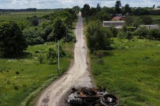 Drsné záběry z fronty. Ukrajinci si posvítili na ruské tanky, mohutná exploze je zdemolovala