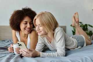 Americká univerzita zkoumá, zda se bělošky a černošky mohou přátelit - Novinky