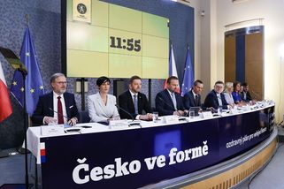 Od slibů v programovém prohlášení vlády se důchodová reforma vzdálila - Novinky