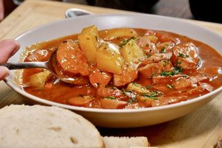 Buřtguláš podle receptu michelinského šéfkuchaře | Jednoduché vaření bez breptů