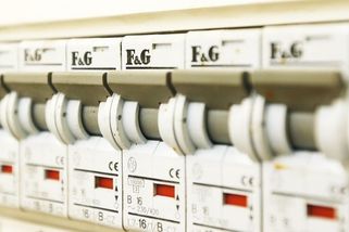 Další tisíce navíc? Energie mohou opět citelně zdražit - Novinky