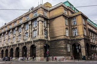 Svědectví studenta FF UK. Střelec se na semináři nijak neobvykle neprojevoval - Médium.cz