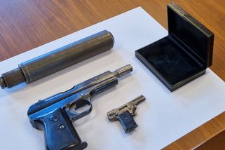 Chci odevzdat náboj, má asi metr, volal muž na policii. Zbraňová amnestie vynáší na světlo také rarity - Novinky