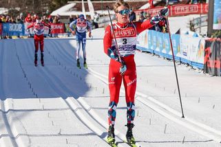 Trojnásobný mistr světa udělal v cíli obscénní gesto a vyfasoval pokutu - Sport.cz