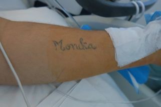 Cyklista skončil po srážce s autem v bezvědomí. Zoufalá přítelkyně Monika ho hledala po nemocnicích - Novinky