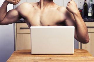 Hitparáda mužů z erotických seznamek: Co o sobě tvrdí? - Proženy.cz