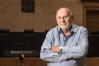 Nechci prezidentem agenta StB ani Ústavní soud v Agrofertu, říká Rychetský