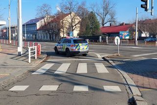 Důchodce jel v Ostravě na kole na červenou, auto ho srazilo na přejezdu pro cyklisty - Novinky
