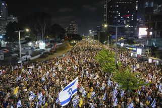 Největší demonstrace v historii Izraele. V ulicích bylo tři čtvrtě milionu lidí, tvrdí organizátoři - Novinky