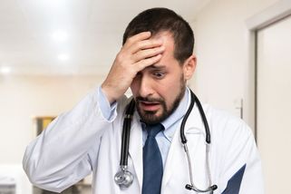 Proč pravidelné platby pojišťoven ovlivňují přístup a chování lékařů k pacientům - Médium.cz