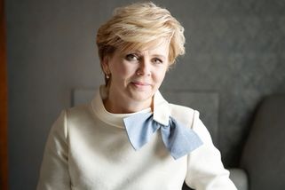 Nová image první dámy Evy Pavlové: Už pár měsíců za ní stojí nová stylistka a koordinátorka - Proženy.cz