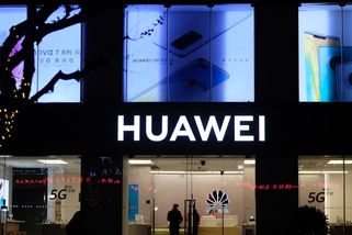 Washington zneklidněl. Huawei buduje utajovanou síť závodů na pokročilé čipy