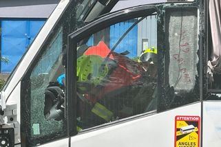 Řidič kamionu, který narazil do autobusu v Ústí a z místa ujel, byl pod vlivem drog - Novinky