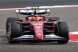 První válka v F1: Red Bullu se nelíbí nové Ferrari, do Maranella míří inspektoři