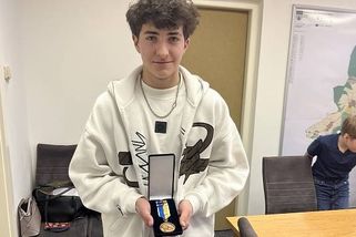 Neváhal ani vteřinu: Čtrnáctiletý školák z Vlašimi zachránil život motorkáři