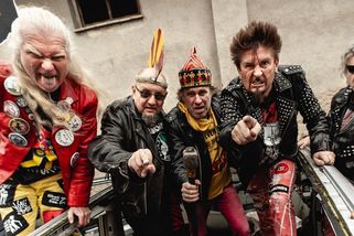 Visáči odhalí na Strahově pomník. Stánek U Johna Debila navrhnul David Černý