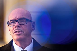 Bolela mě hlava od nárazu na airbag, měl jsem závratě. Klempíř popsal svoji autonehodu - Novinky