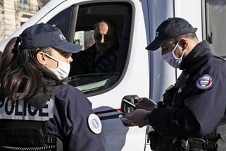 Čech za pašování ve Francii dostal pokutu dva miliony eur a 15 měsíců vězení - Novinky