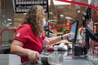 Definitivní zklamání obchodníků. Lidé neutrácejí ani před vánočními svátky - Seznam Zprávy