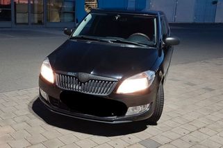 Na prodej je Fabia druhé generace, kterou jste ještě neviděli. Má výkon jenom dvacet koní (!), přitom je ale dražší než nová - Garáž.cz