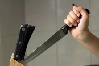 Manželé z Ostravy se po prohře Čechů pohádali, žena muže bodla - Novinky