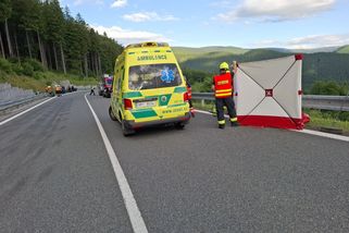 Motorkář pod Červenohorským sedlem naboural do svodidel. Nehodu nepřežil