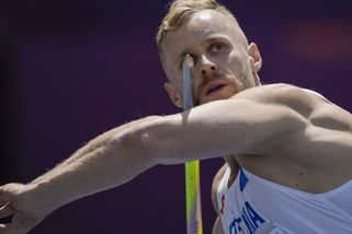 Vadlejch postoupil hladce do finále. Štafeta nezvládla předávku a byla diskvalifikována - Sport.cz